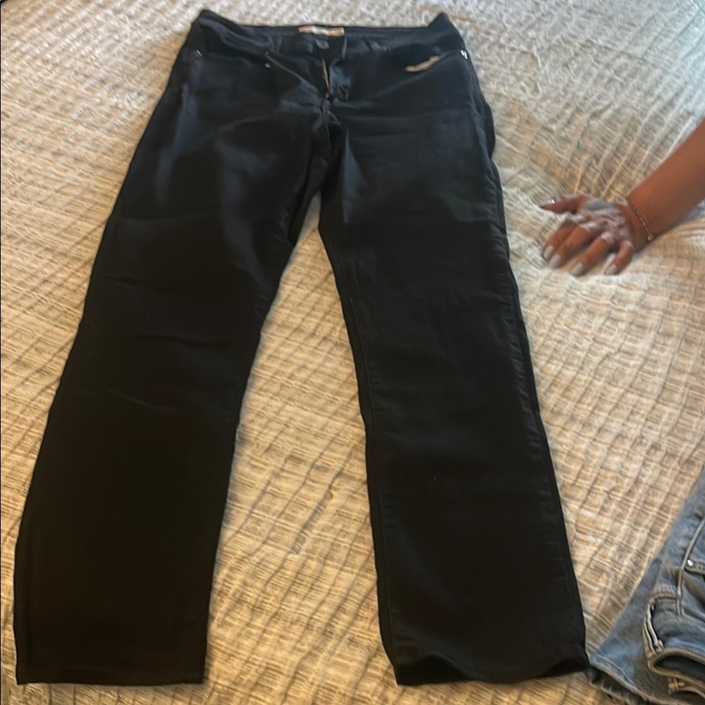 Levi's Women's Black Straight Leg Jeans